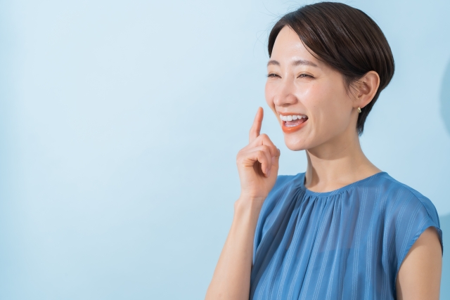 大人になってからの矯正は遅い？30代・40代でも間に合う｜池田市の桑田歯科
